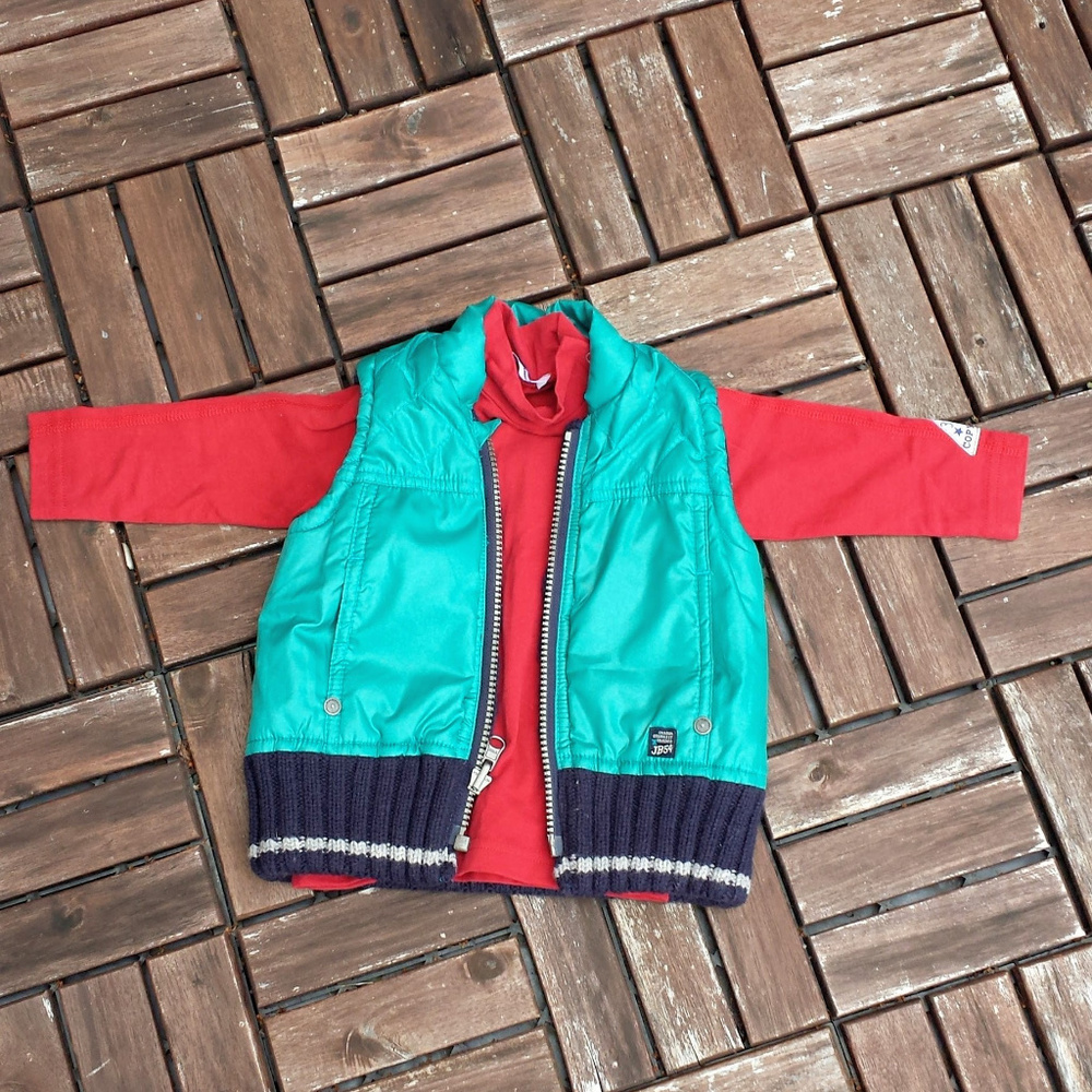 Vest and turtleneck set